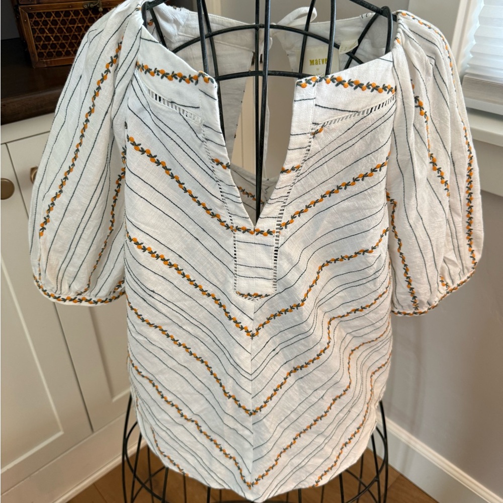 Anthropologie Maeve White and Orange Embroidered Women's Top with Gray Lines